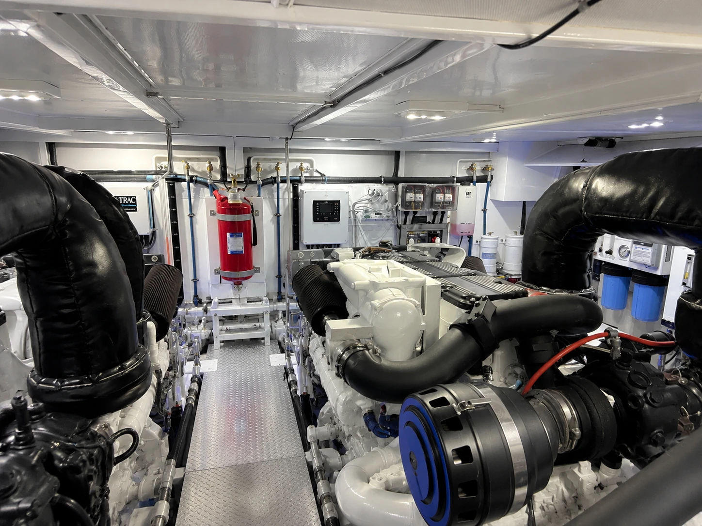 Professional yacht engine room checks